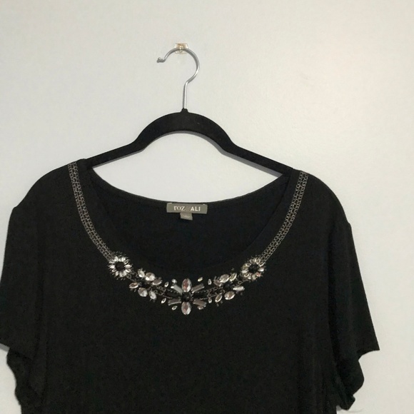 Roz & Ali Floral Sequin Neckline Top - Picture 3 of 6